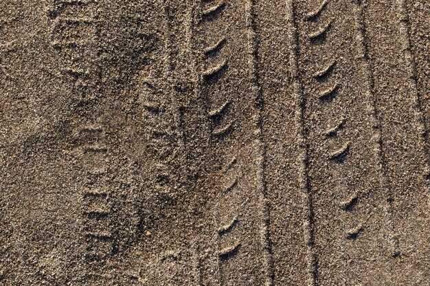 Choosing the Right Compound for Different Track Conditions